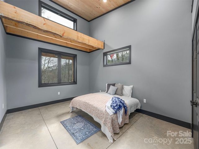 55 Dean Riddle Drive, Waynesville, NC 28785