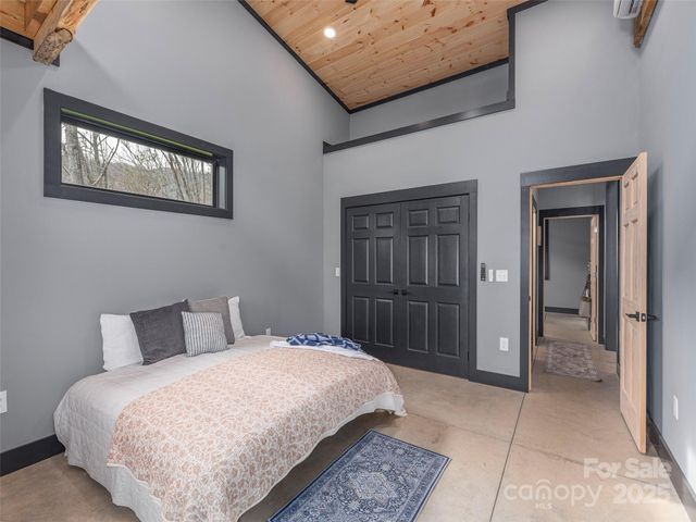 55 Dean Riddle Drive, Waynesville, NC 28785