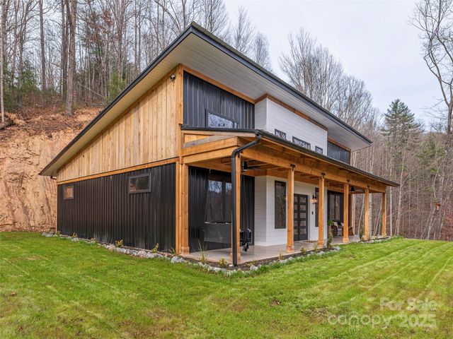 55 Dean Riddle Drive, Waynesville, NC 28785