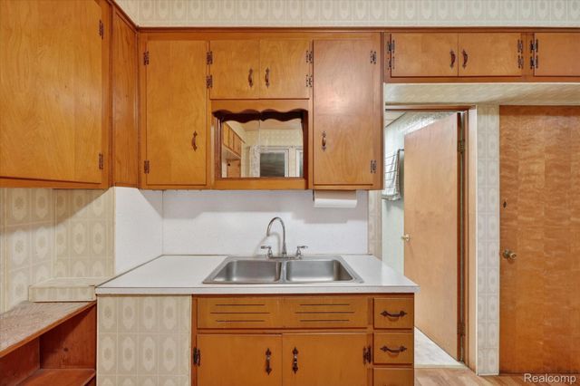 5086 Casmere Street, Hamtramck, MI 48212