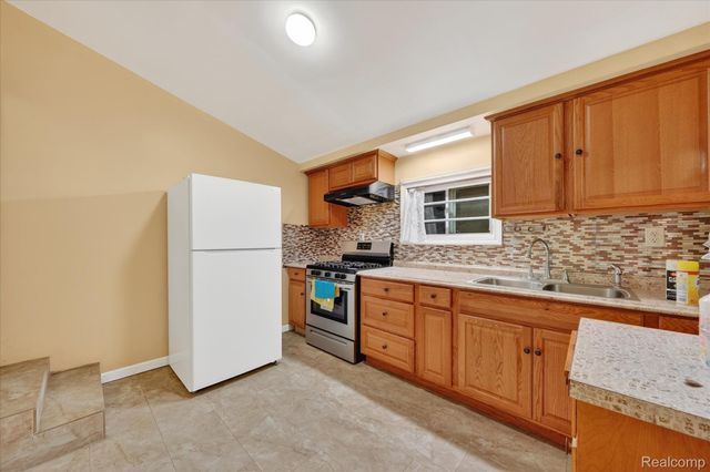 5086 Casmere Street, Hamtramck, MI 48212