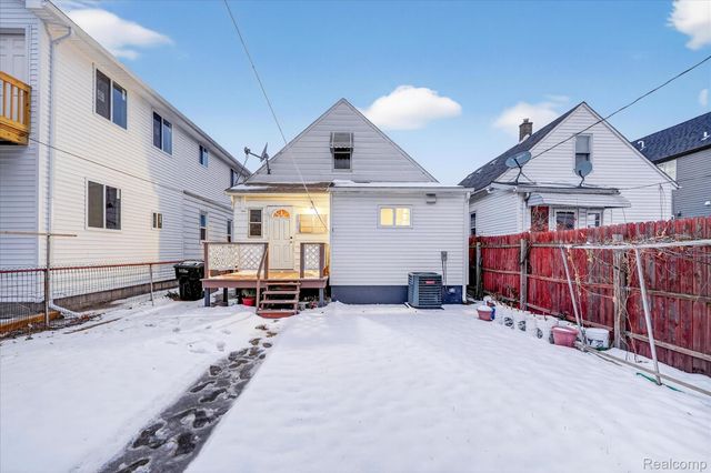 5086 Casmere Street, Hamtramck, MI 48212