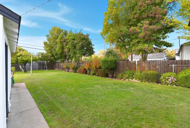 1130 Janey Way, Sacramento, CA 95819