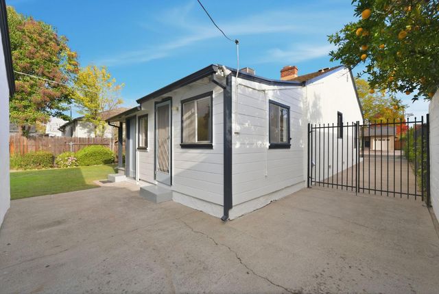 1130 Janey Way, Sacramento, CA 95819