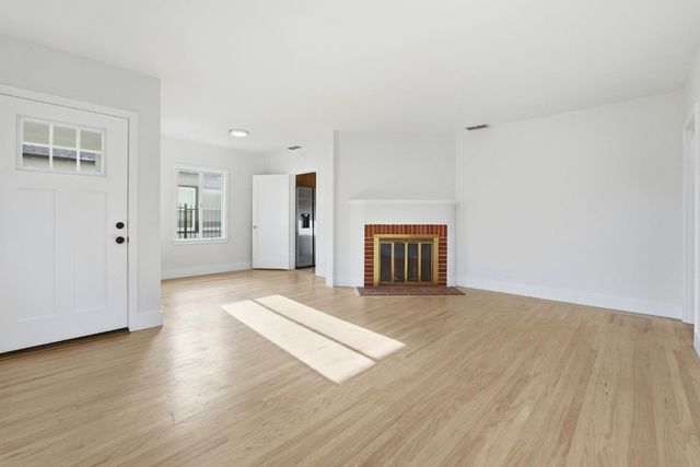 1130 Janey Way, Sacramento, CA 95819