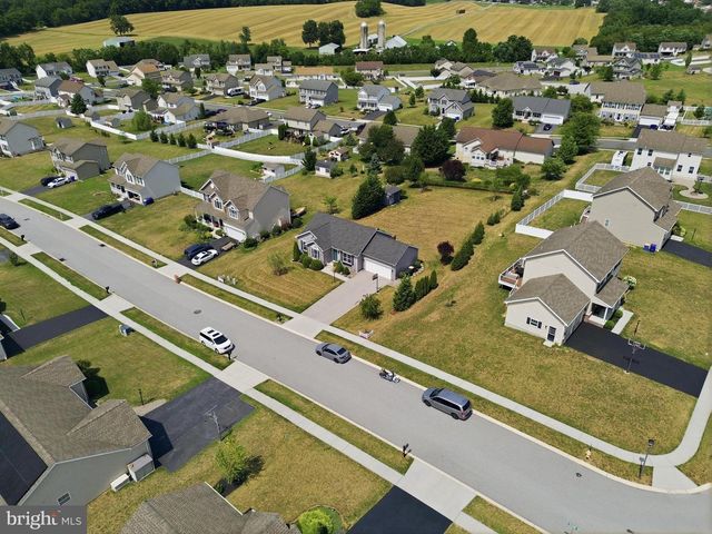 290 N ALPINE DR, York, PA 17408