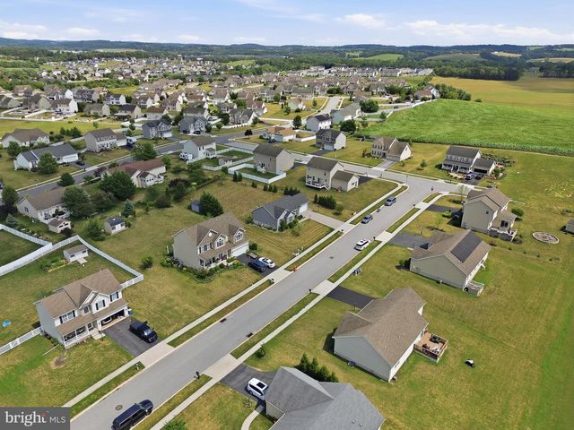 290 N ALPINE DR, York, PA 17408