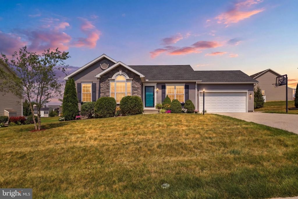 290 N ALPINE DR, York, PA 17408