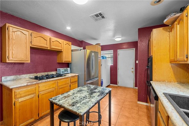 5941 4th, Los Angeles, CA 90043