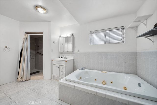 5941 4th, Los Angeles, CA 90043