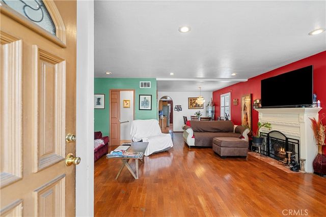 5941 4th, Los Angeles, CA 90043