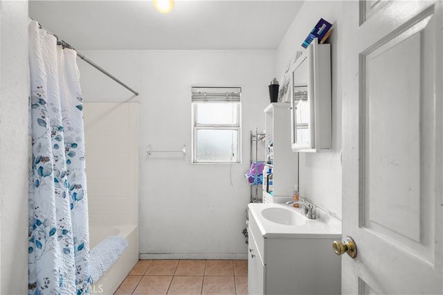 5941 4th, Los Angeles, CA 90043