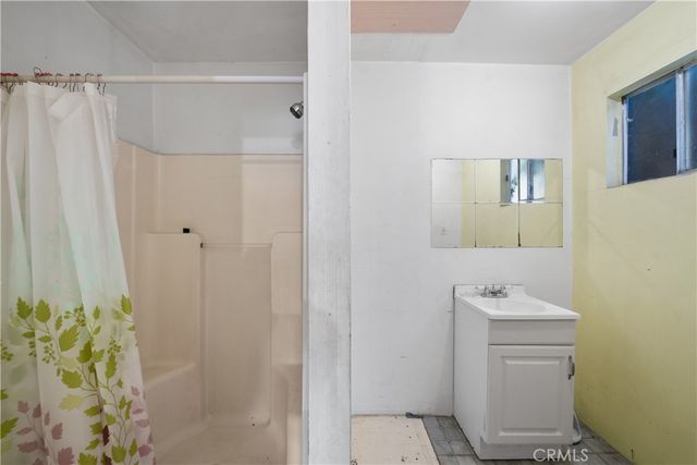 5941 4th, Los Angeles, CA 90043