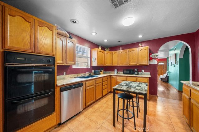 5941 4th, Los Angeles, CA 90043