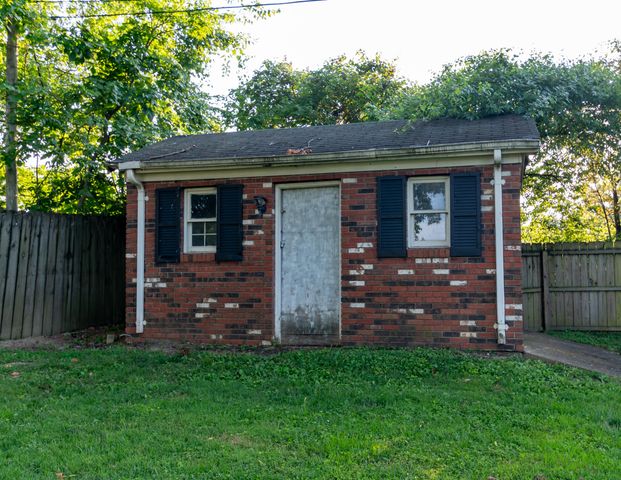 119 Nickell Heights Road, Paducah, KY 42003