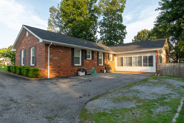 119 Nickell Heights Road, Paducah, KY 42003