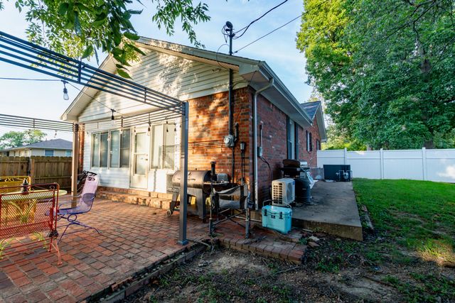 119 Nickell Heights Road, Paducah, KY 42003
