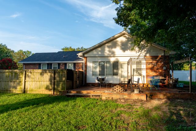 119 Nickell Heights Road, Paducah, KY 42003