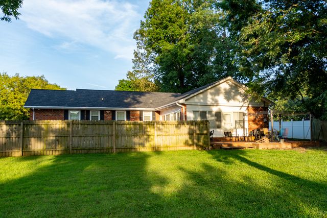 119 Nickell Heights Road, Paducah, KY 42003