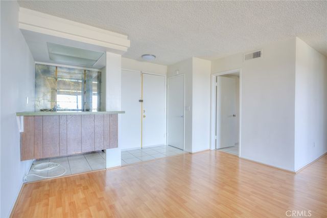 1301 S Atlantic 536C, Monterey Park, CA 91754