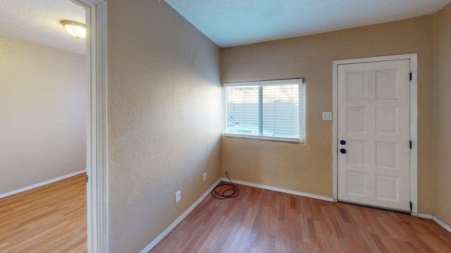 907 Coal Avenue SW, Albuquerque, NM 87102