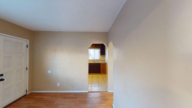 907 Coal Avenue SW, Albuquerque, NM 87102