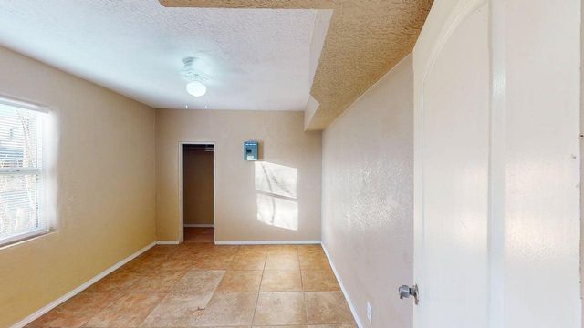 907 Coal Avenue SW, Albuquerque, NM 87102