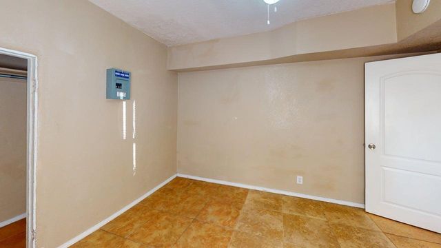 907 Coal Avenue SW, Albuquerque, NM 87102