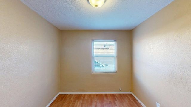 907 Coal Avenue SW, Albuquerque, NM 87102