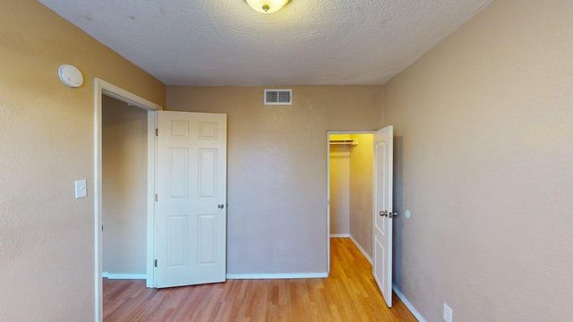 907 Coal Avenue SW, Albuquerque, NM 87102