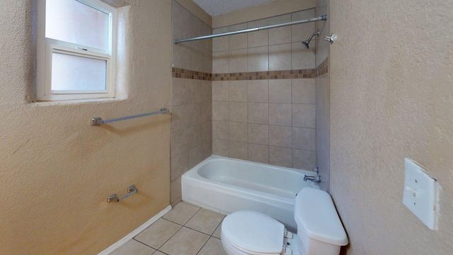 907 Coal Avenue SW, Albuquerque, NM 87102