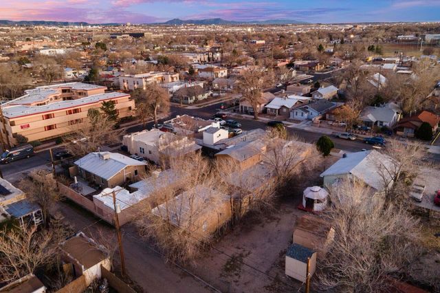 907 Coal Avenue SW, Albuquerque, NM 87102