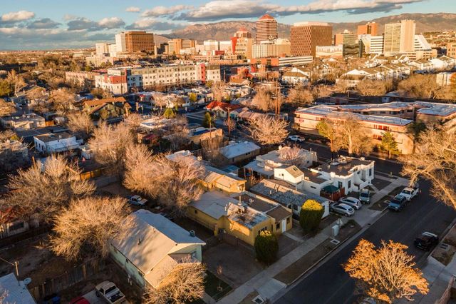 907 Coal Avenue SW, Albuquerque, NM 87102