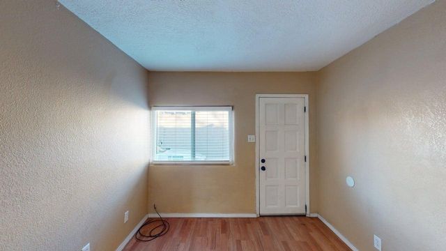 907 Coal Avenue SW, Albuquerque, NM 87102