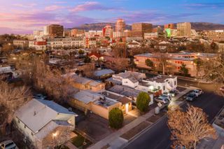 907 Coal Avenue SW, Albuquerque, NM 87102