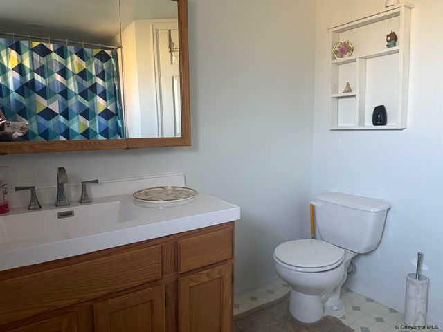 724 E POWELL RD, Cheyenne, WY 82009