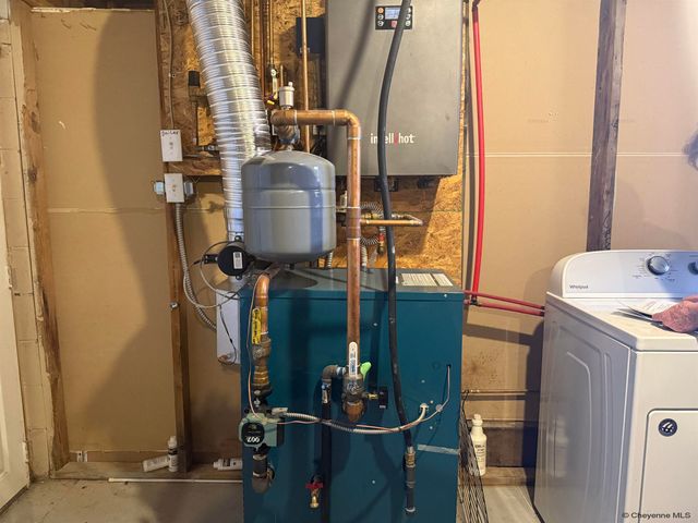 724 E POWELL RD, Cheyenne, WY 82009