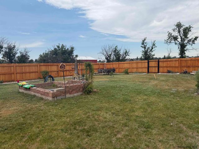 724 E POWELL RD, Cheyenne, WY 82009