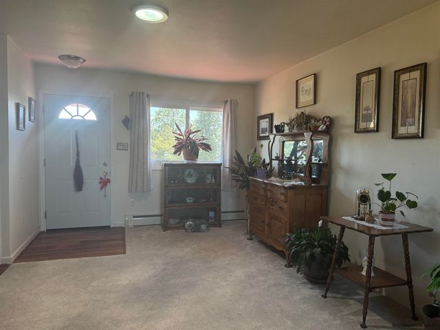 724 E POWELL RD, Cheyenne, WY 82009