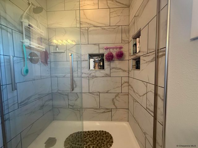 724 E POWELL RD, Cheyenne, WY 82009