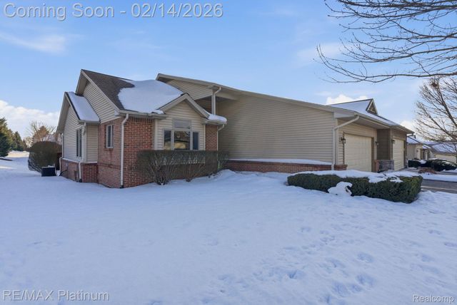 1239 Cedarwood Drive, Brighton, MI 48116