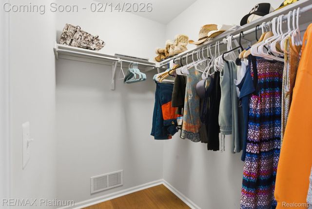 1239 Cedarwood Drive, Brighton, MI 48116