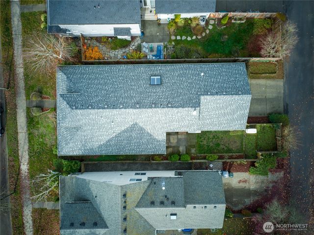 2176 McDonald Avenue, Dupont, WA 98327