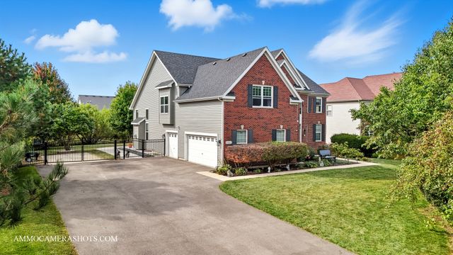 1142 DEERPATH Road, Aurora, IL 60506