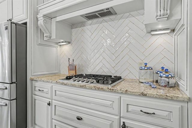 800 Newport Bridge Court, Edmond, OK 73034