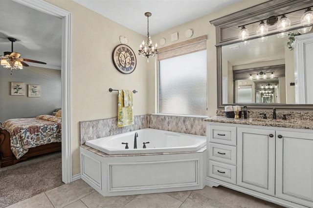 800 Newport Bridge Court, Edmond, OK 73034