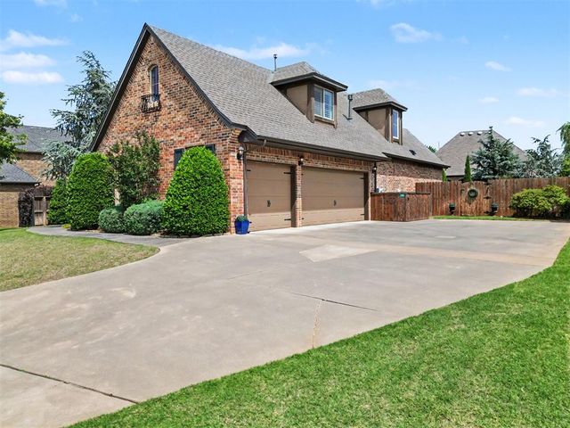 800 Newport Bridge Court, Edmond, OK 73034