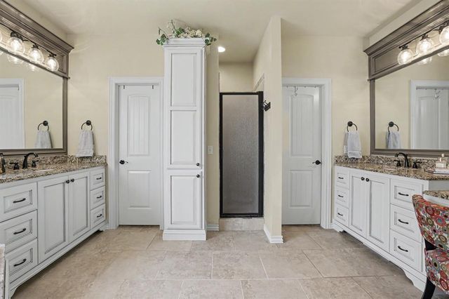 800 Newport Bridge Court, Edmond, OK 73034