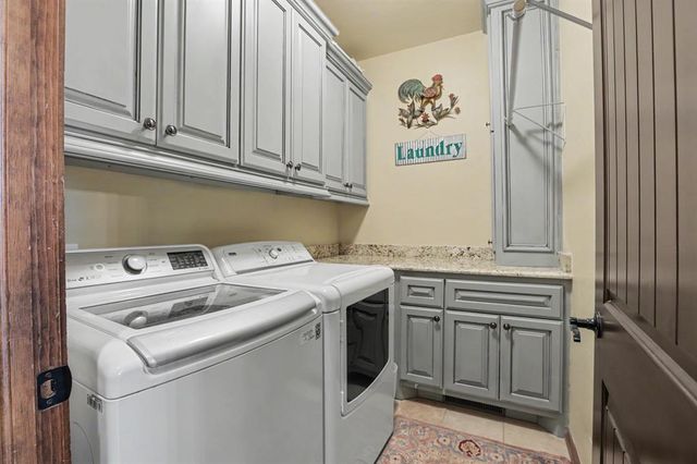 800 Newport Bridge Court, Edmond, OK 73034