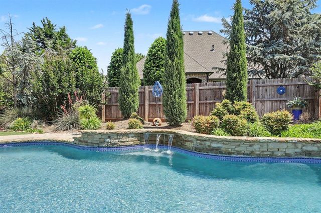 800 Newport Bridge Court, Edmond, OK 73034